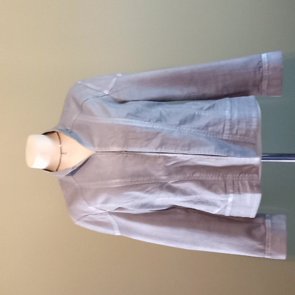 Chicos Eye Hook Closer Denim Jacket Like New